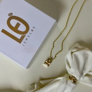 סט קנדל שמפניה תקריב על אבן בגוון שמפניה ושיבוץ עדין בציפוי זהב 14K