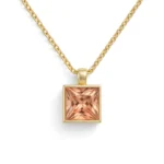 שרשרת קנדל שמפנייה עם תליון ריבוע על רקע לבן – LEO Jewelry