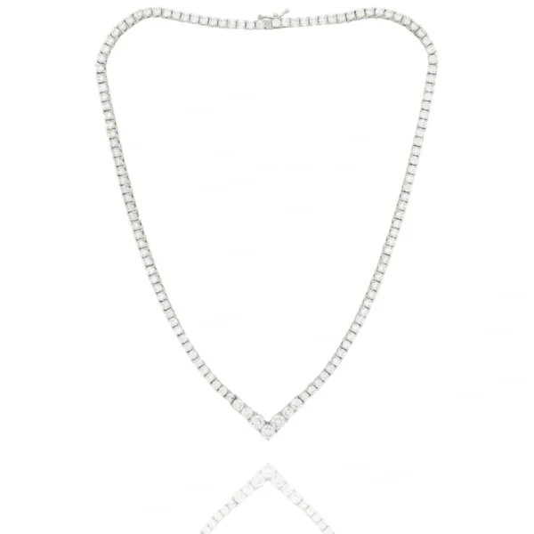 שרשרת טניס משובצת V